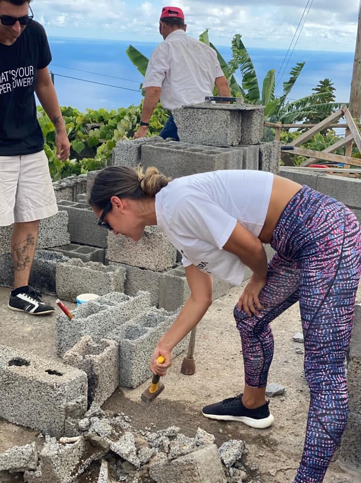 Madeira Friends host fundraiser for a non-profit animal association