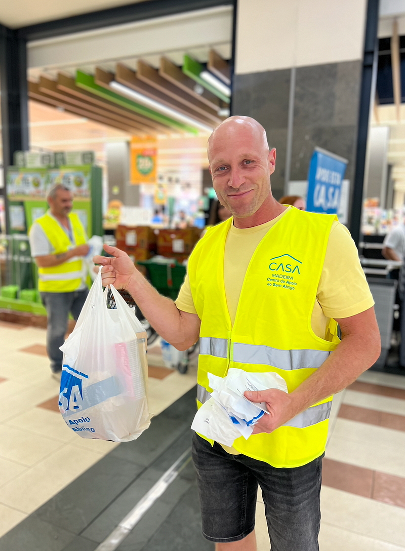 Madeira Friends join CASA for food drive at Pingo Doce