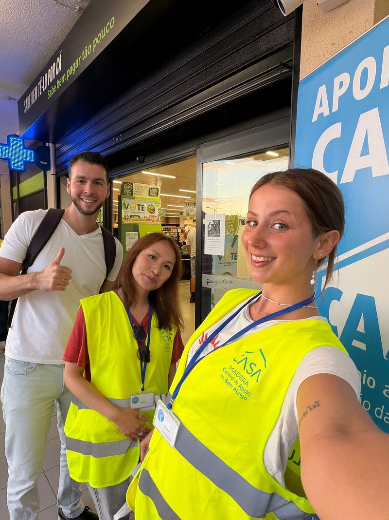 Madeira Friends join CASA for food drive at Pingo Doce