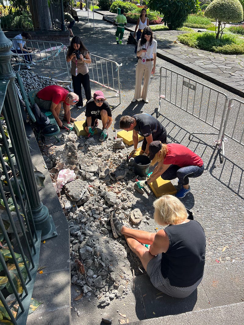 Stepping into tradition: Madeira Friends join as “Pavement Makers” for a day